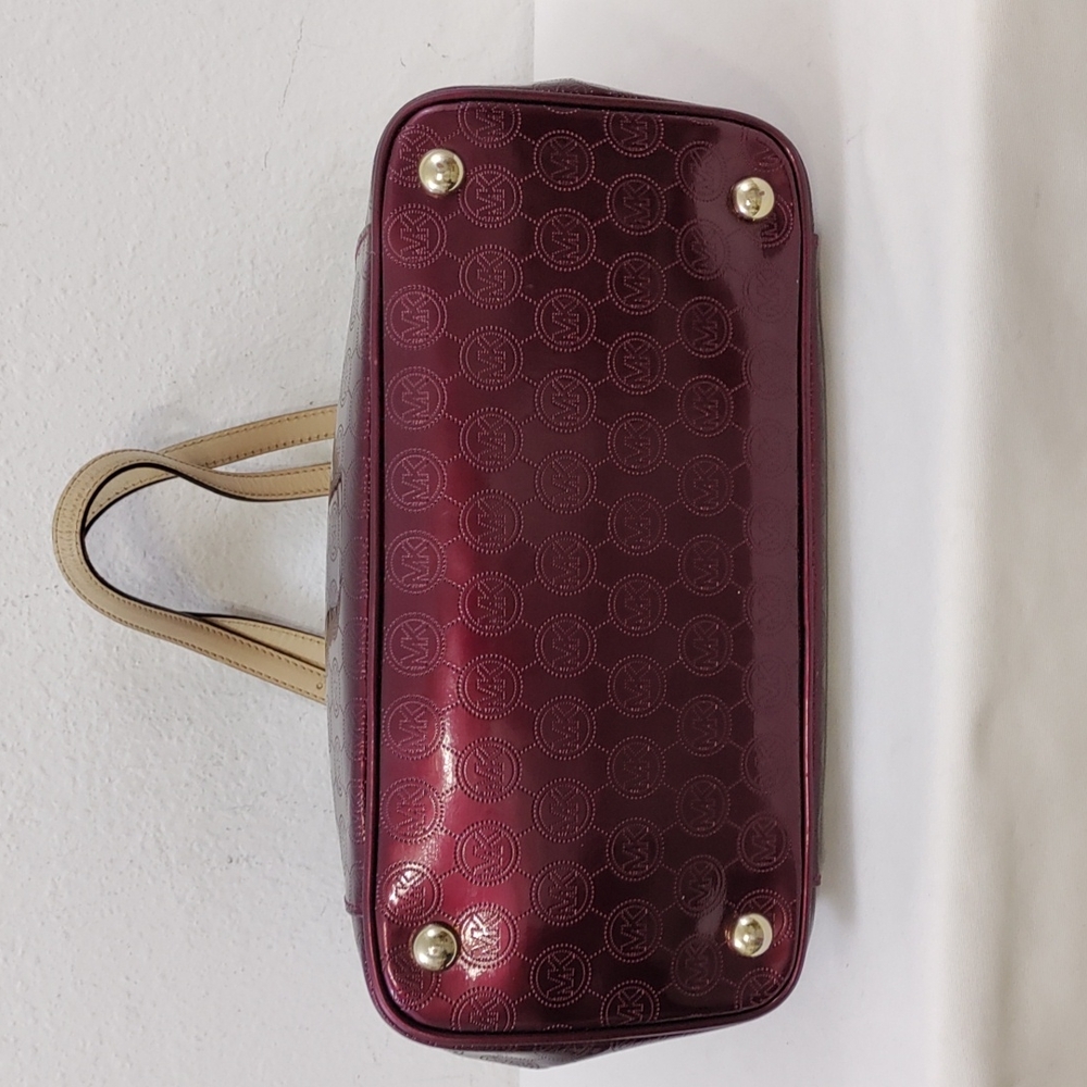 Michael Kors Jet Set East West Signature Bordeaux Patent Leather Metallic Tote - Picture 8 of 17